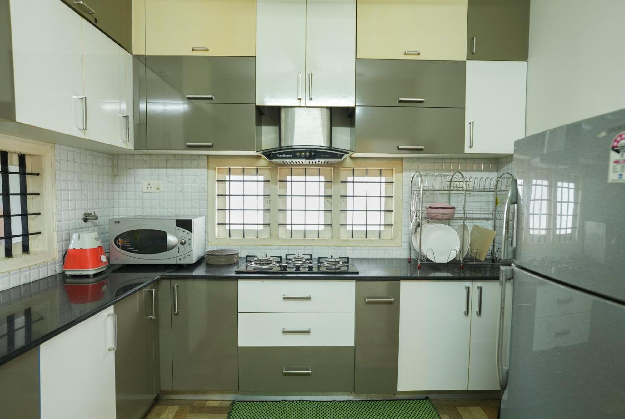 Swapna Home Suites ネドゥムバセリー エクステリア 写真