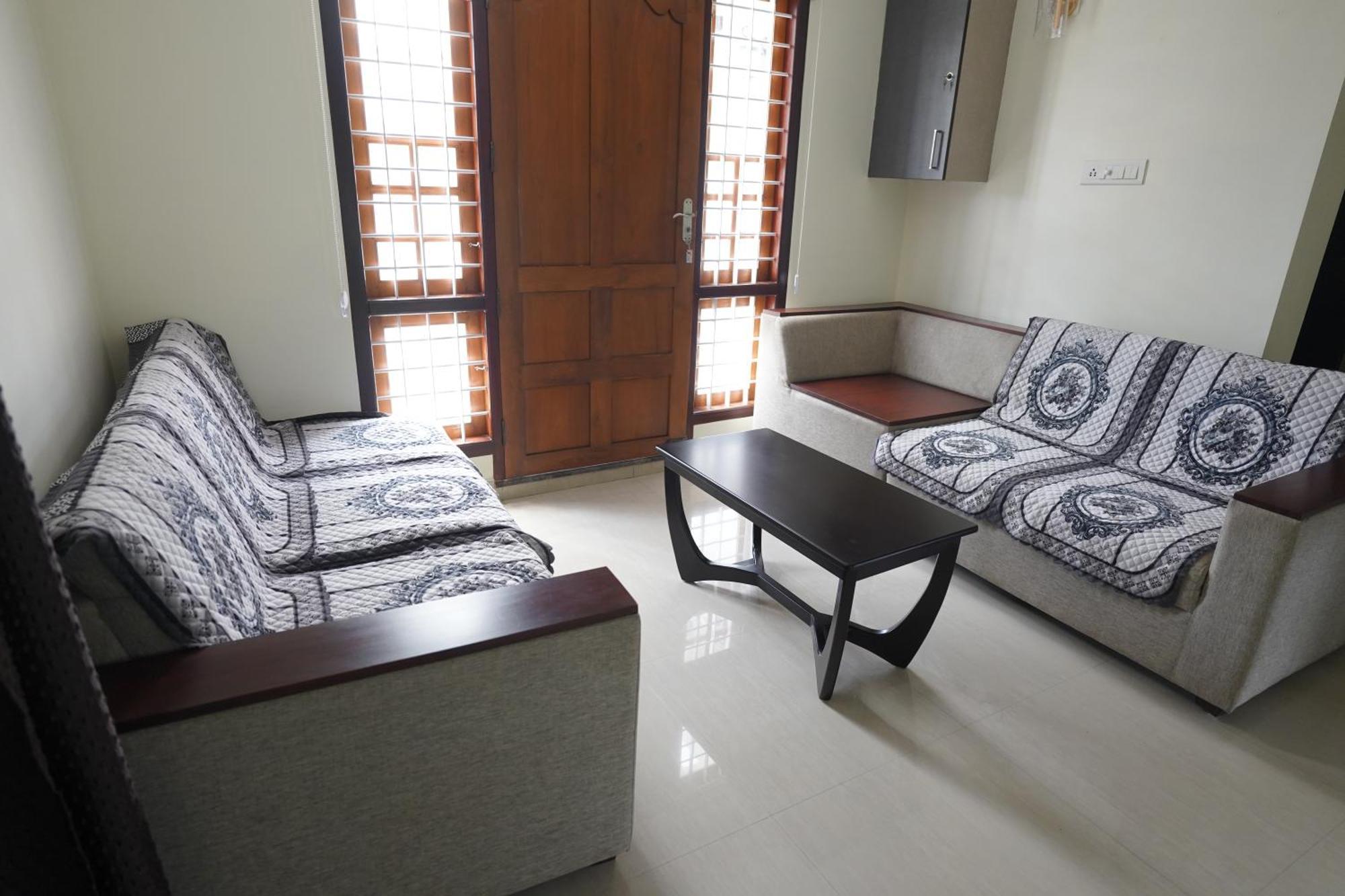Swapna Home Suites ネドゥムバセリー エクステリア 写真