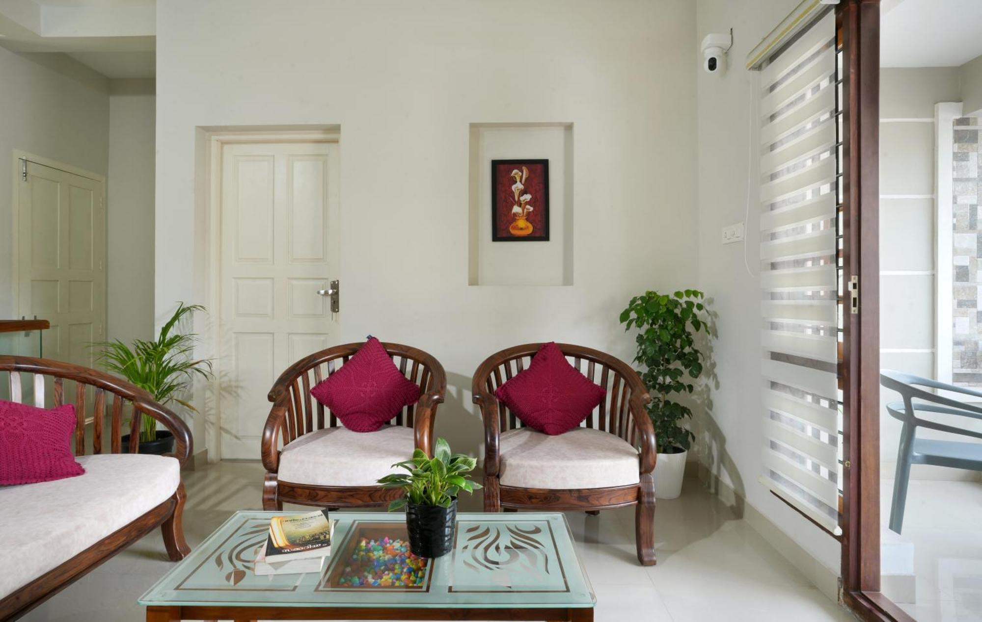 Swapna Home Suites ネドゥムバセリー エクステリア 写真