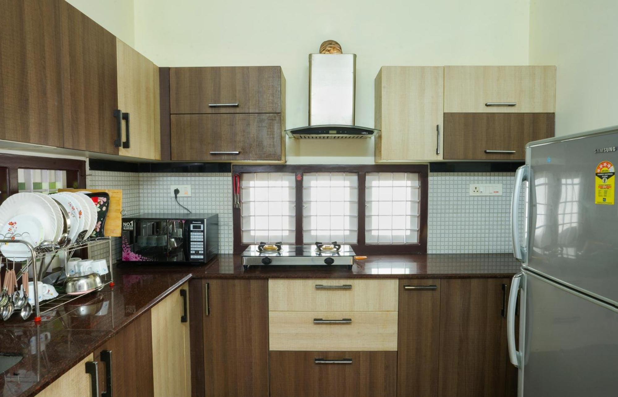 Swapna Home Suites ネドゥムバセリー エクステリア 写真