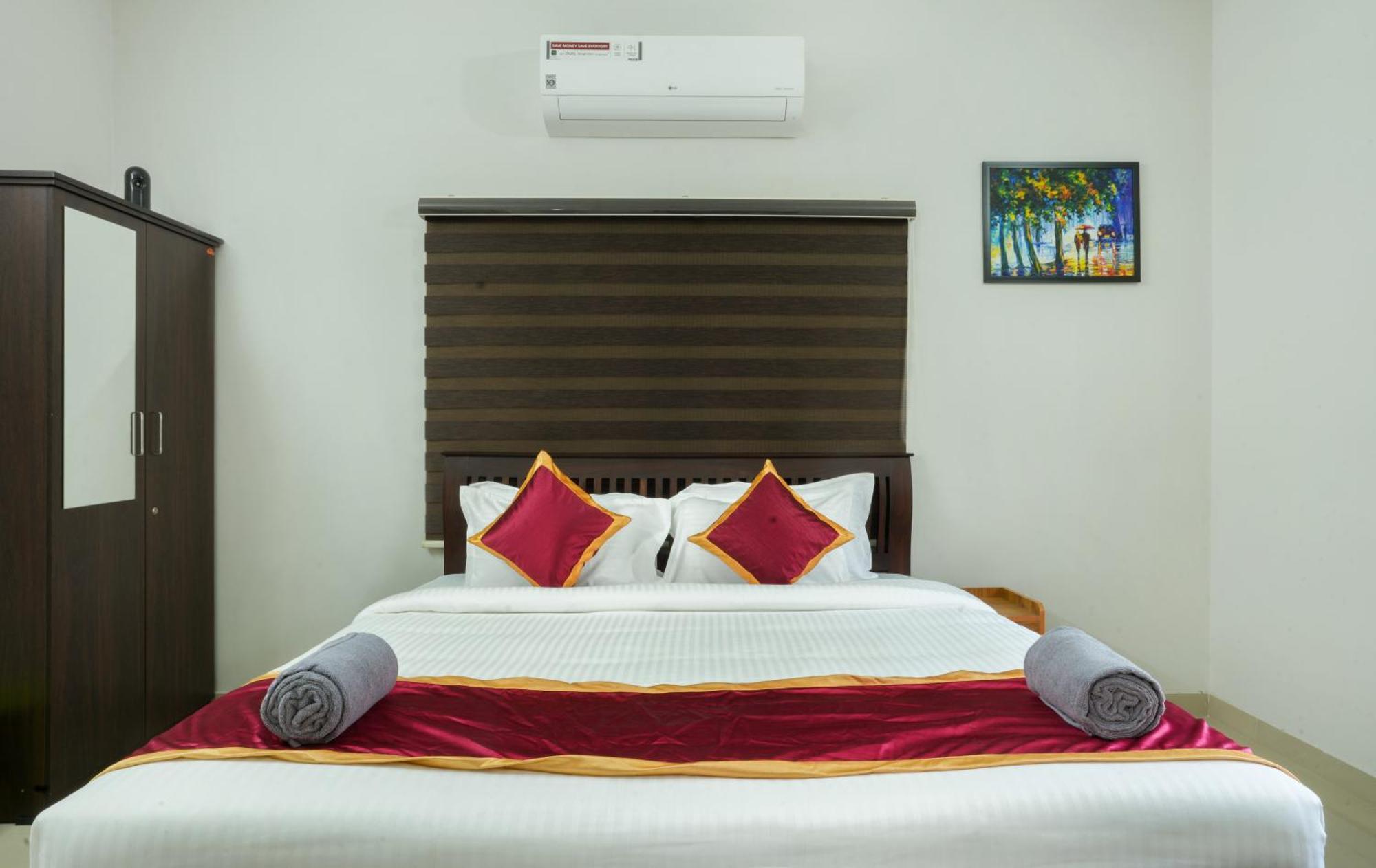 Swapna Home Suites ネドゥムバセリー エクステリア 写真