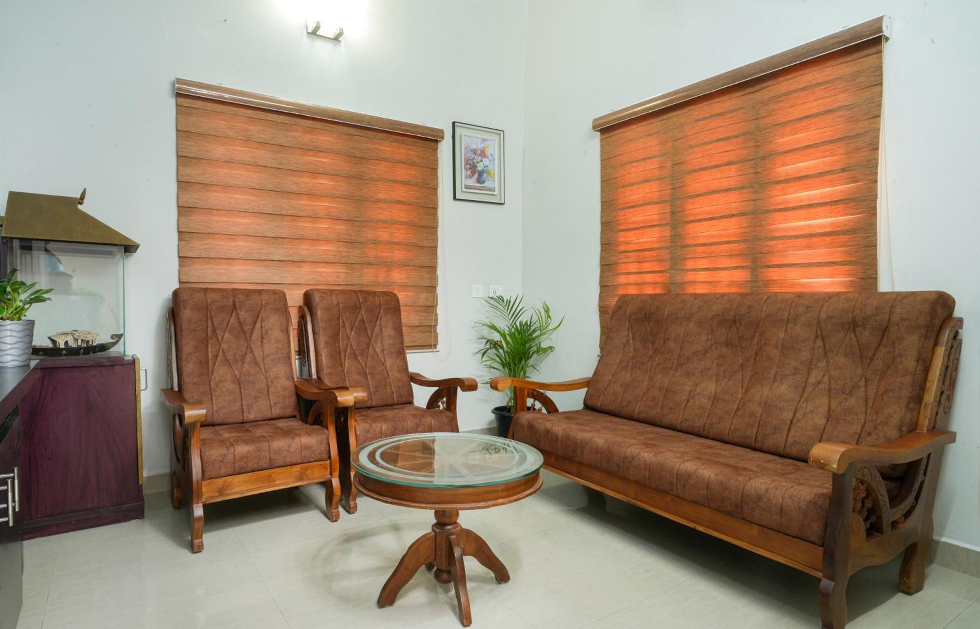 Swapna Home Suites ネドゥムバセリー エクステリア 写真